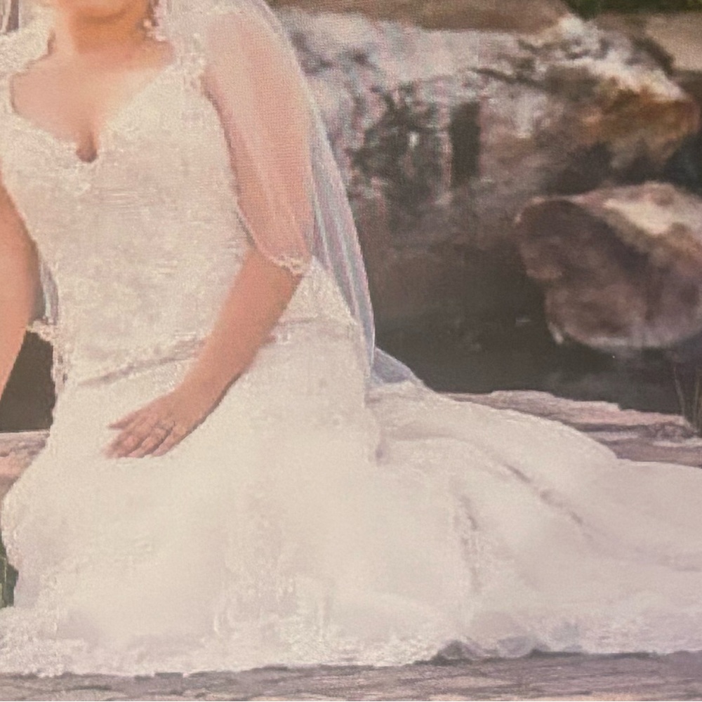 Maggie Sottero White Lace Wedding Dress - Picture 3 of 16